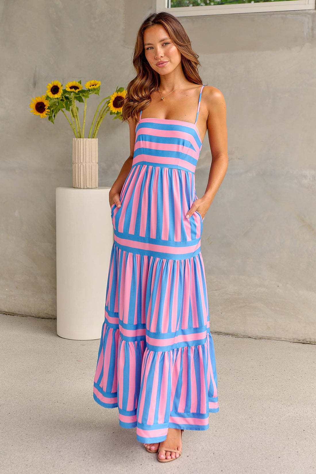 Robe Longue à Rayures – Élégance & Légèreté